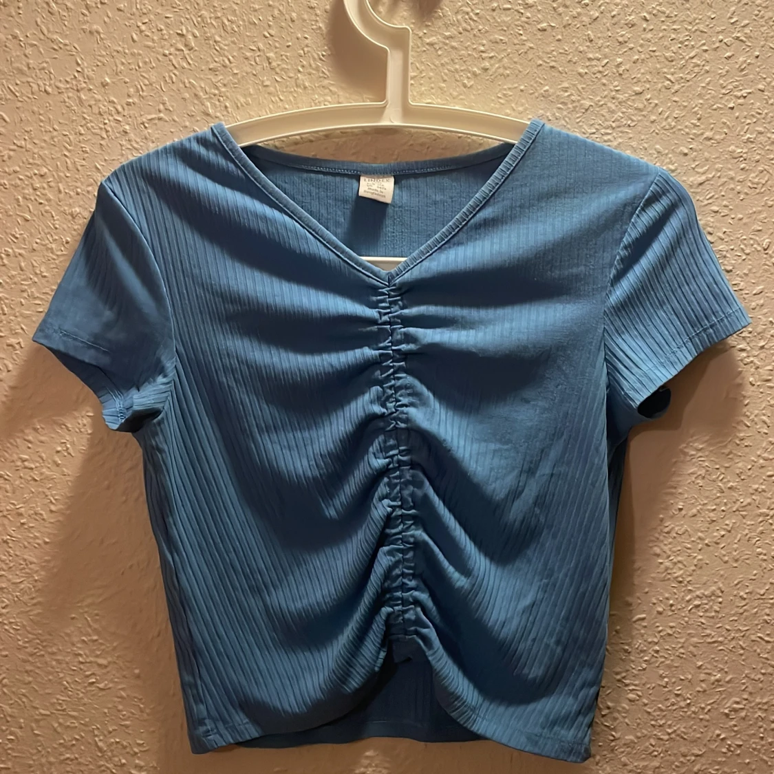 Blå ribbad topp med snörning Lindex