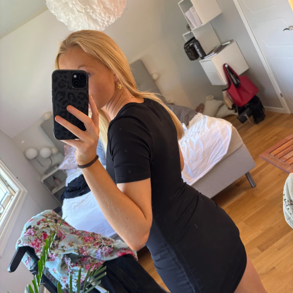 Svart ribbad kortklänning H&M Divided - 1