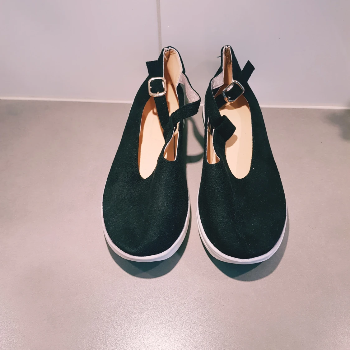 Svarta ballerinaskor med spänne, Fashion strl 39