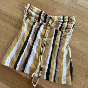 Slutsåld  - Halterneck topp🖤