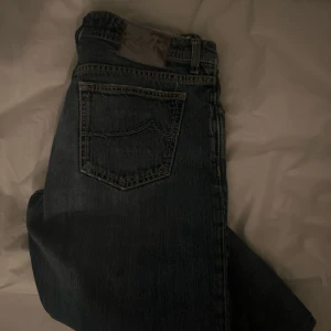 Jacob cohen jeans - Ett par fina Jacob cohen jeans i okej skick