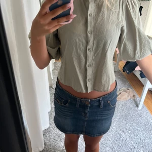 Snygg topp från hm - Jätte söt blus från hm med puffiga armar 