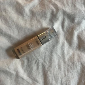 Foundation  - Försökte gilla den men den är ej för mig 