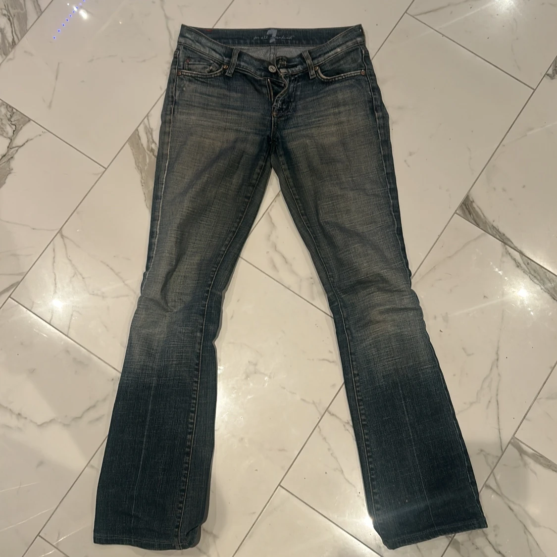 Blå jeans från 7 for All Mankind