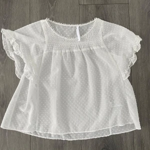 Vit blus - Superfin vit blus, passar S💖