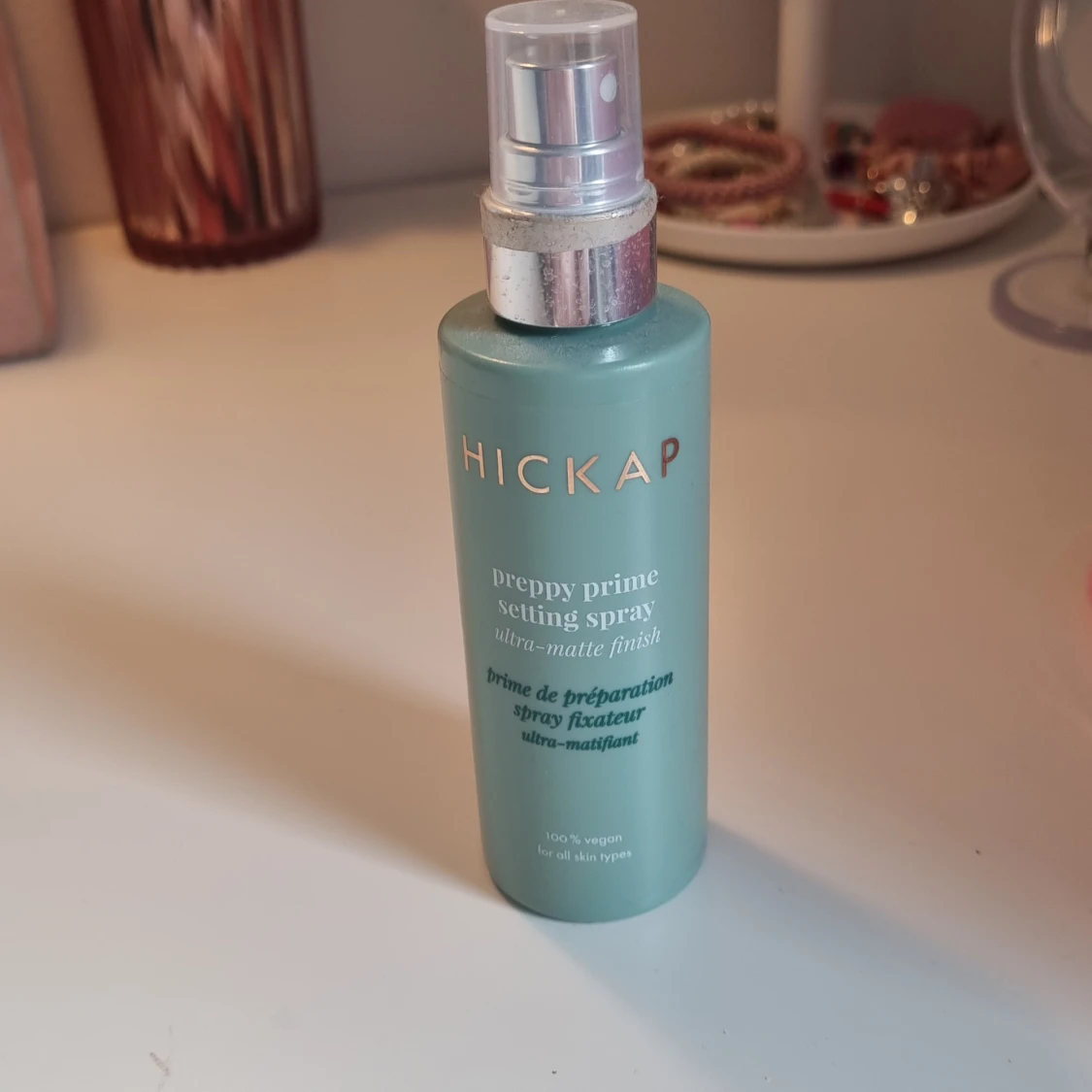 Preppy Prime Setting Spray från Hickap