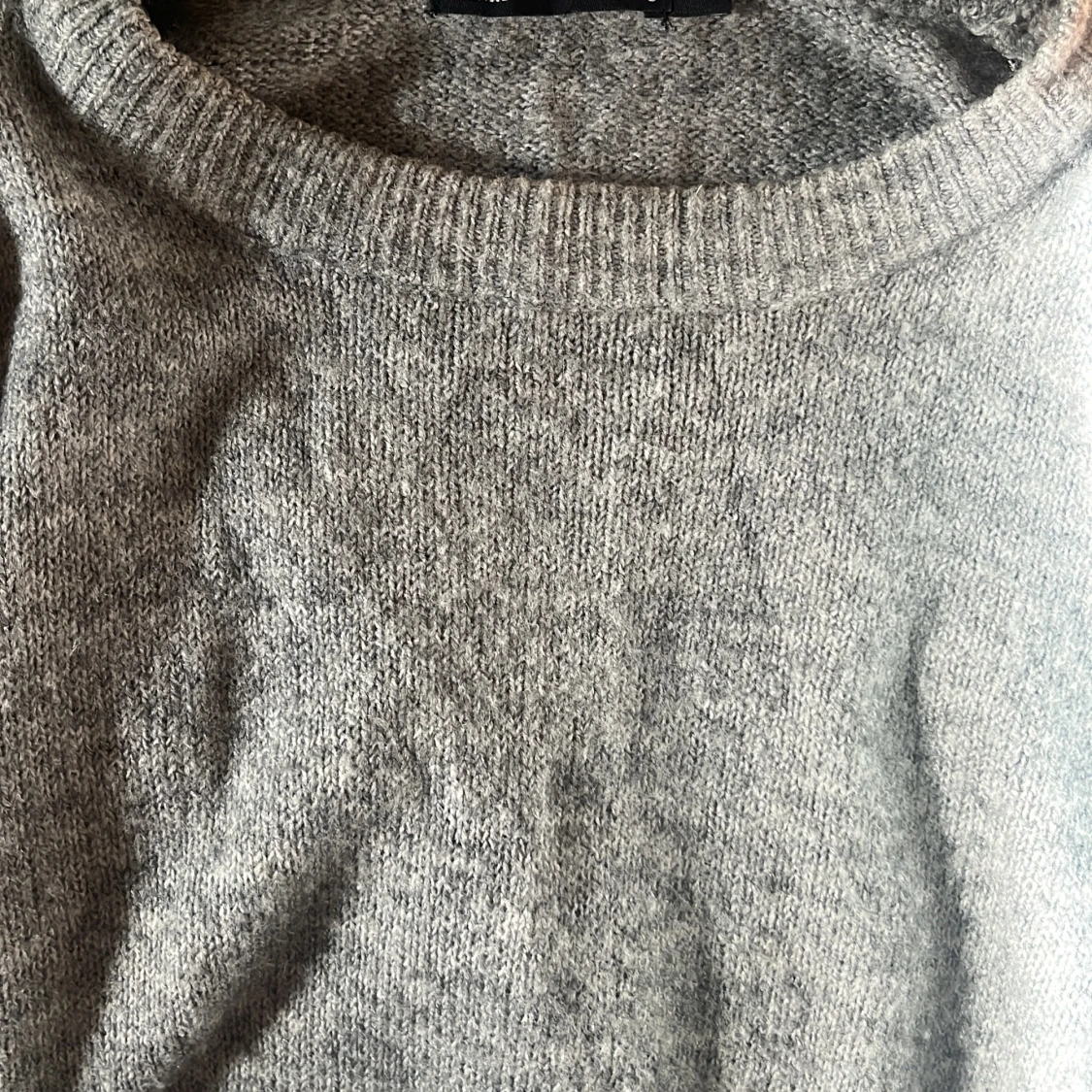 Grå stickad tröja från 157 - 3