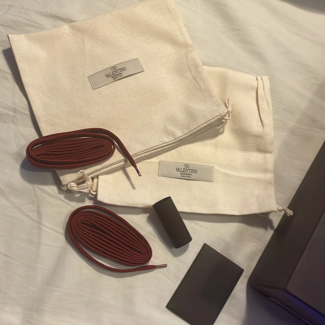 Röda sneakers från Valentino Garavani - 2