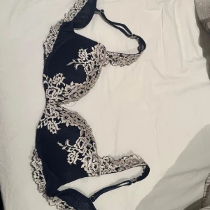 Intimissimi bh  - Storlek 80c, säljer då den tyvärr inte passade.