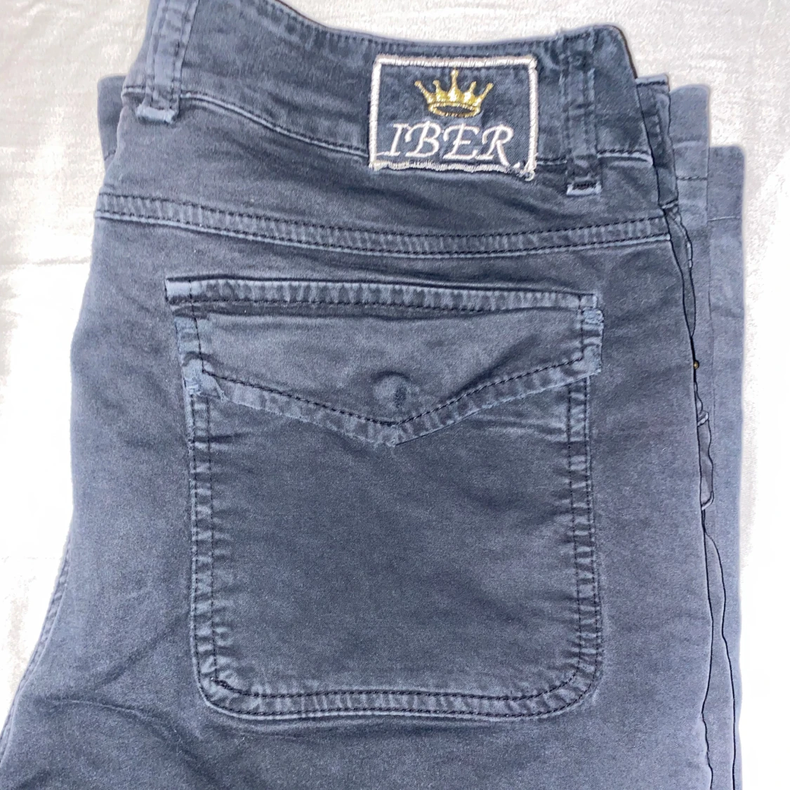 Grå byxor från IBER - 3