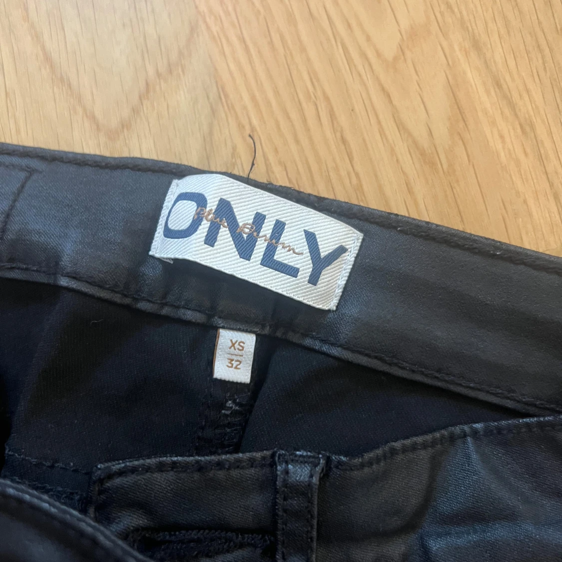 Svarta bootcut skinnbyxor från ONLY - 1