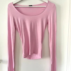 Rosa topp - Söt rosa topp från Gina tricot i fint skick!🩷
