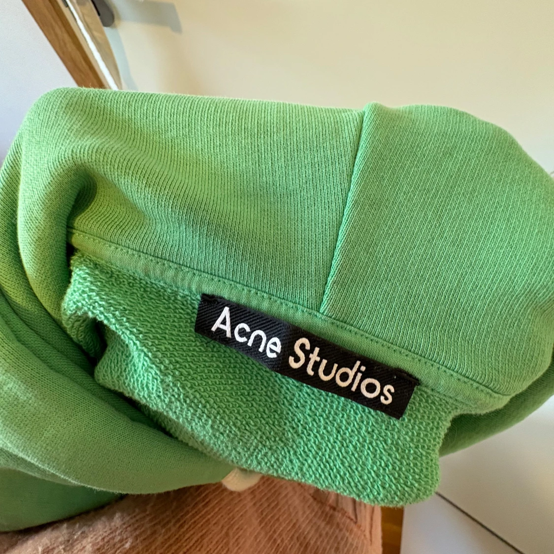Grön hoodie från Acne Studios - 2