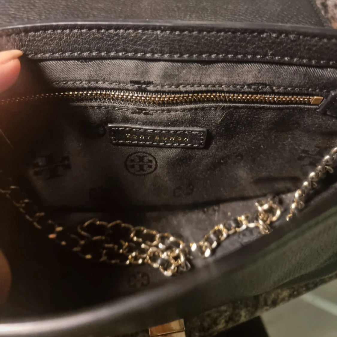 Svart axelväska från Tory Burch - 4