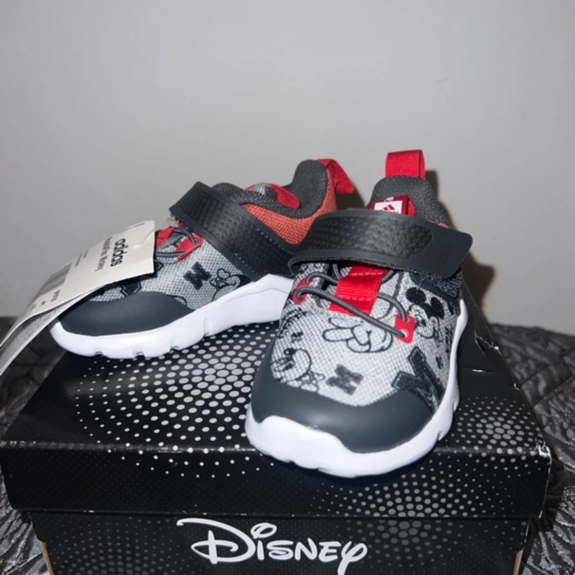 Adidas barnskor med Disney-motiv
