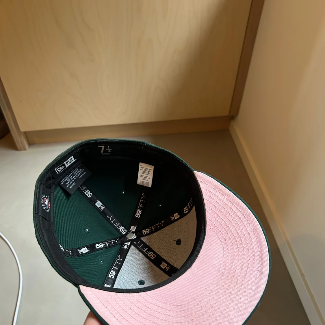 Mörkgrön New Era keps med NY-brodyr - 1