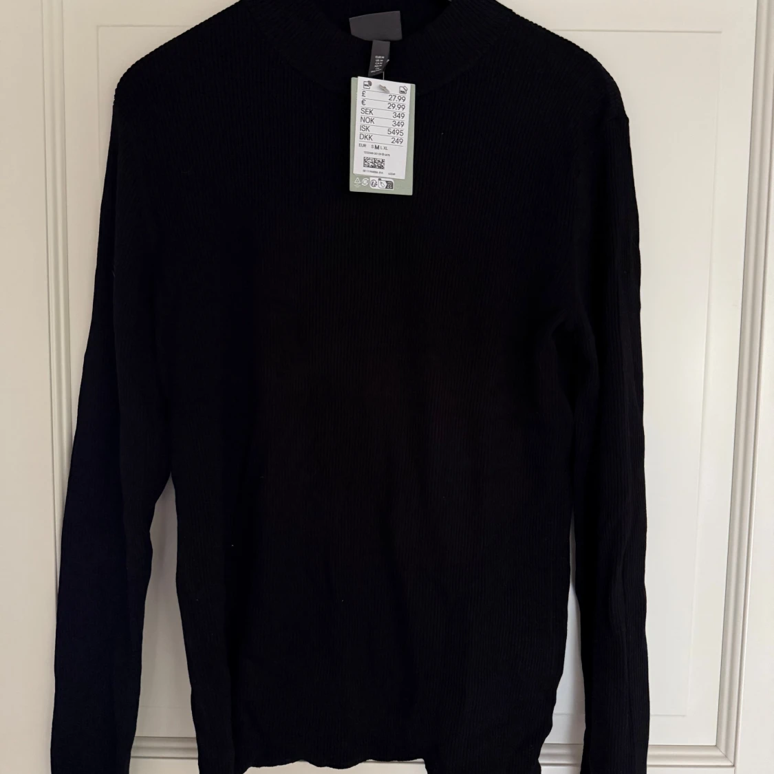 Svart ribbad tröja från H&M