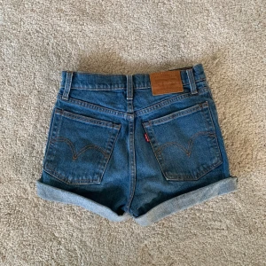 Levi’s shorts - Ett par snygga Levi’s shorts i bra skick! Storlek 24 / XXS. 
