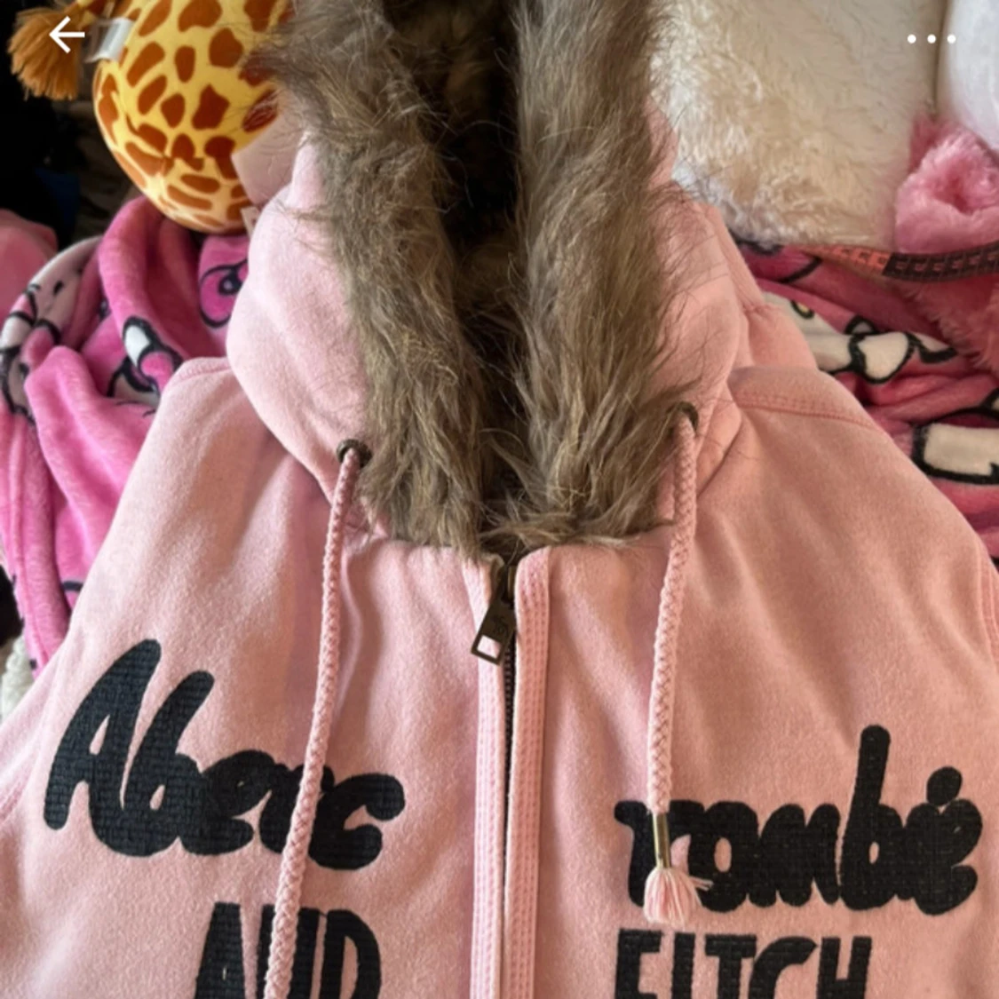 SÖKER!!! Rosa abercrombie fur-lined zip up