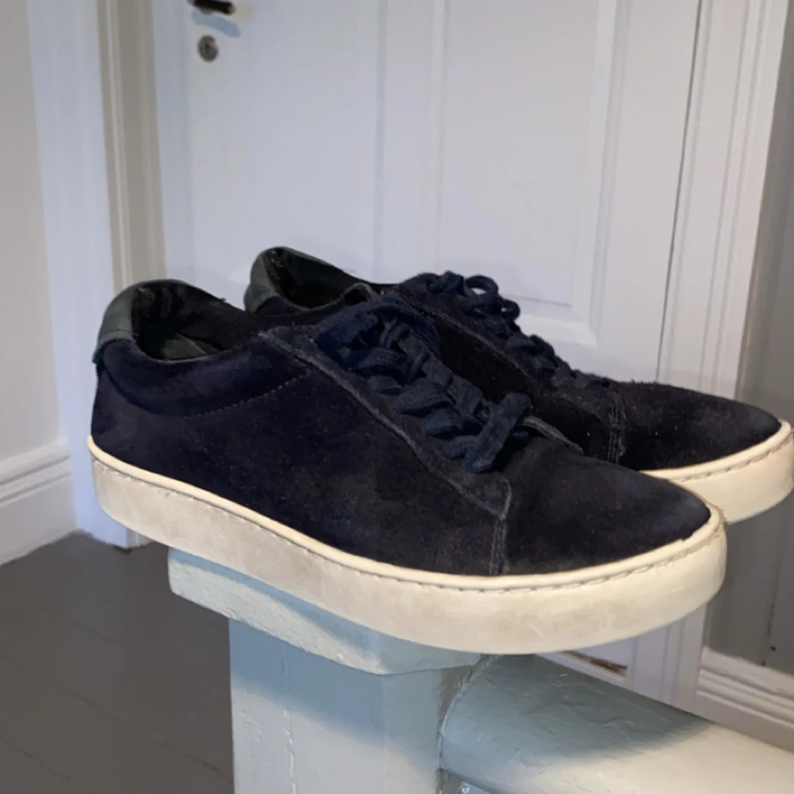 Mörkblå sneakers från Vagabond