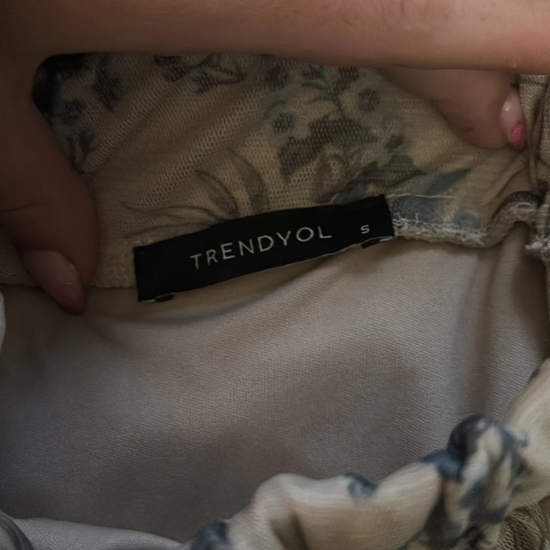 Blommig volangkjol från Trendyol - 1