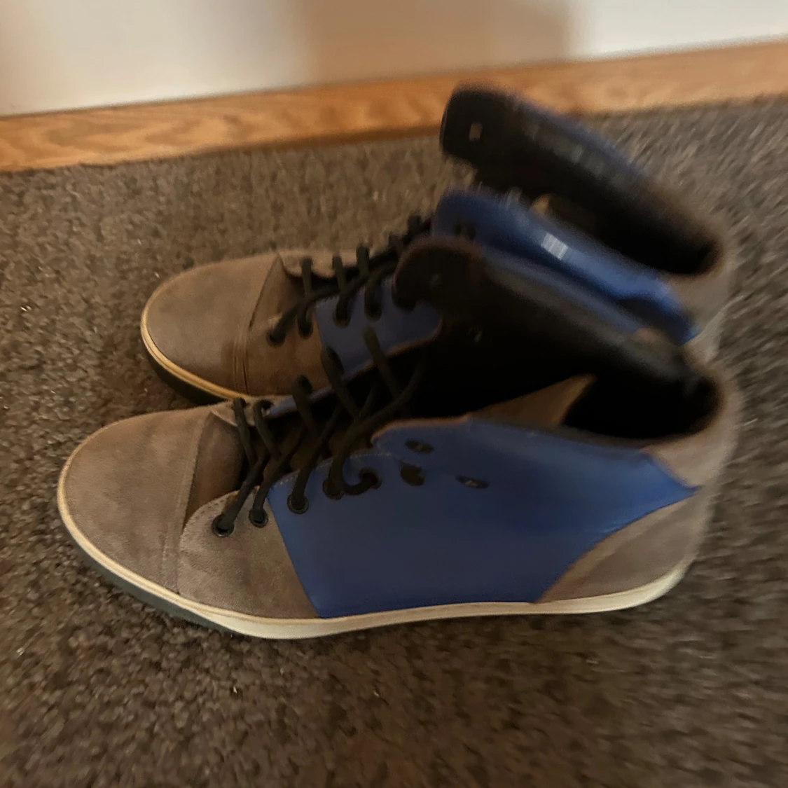 Blå och grå sneakers från Lanvin - 4
