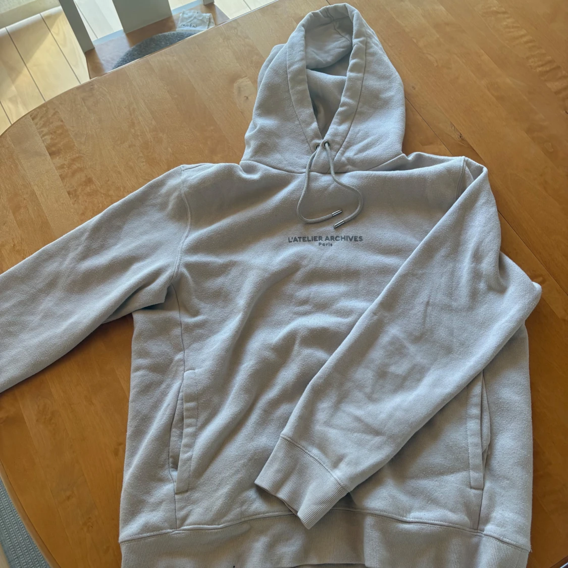 Beige hoodie från L'Atelier Archives