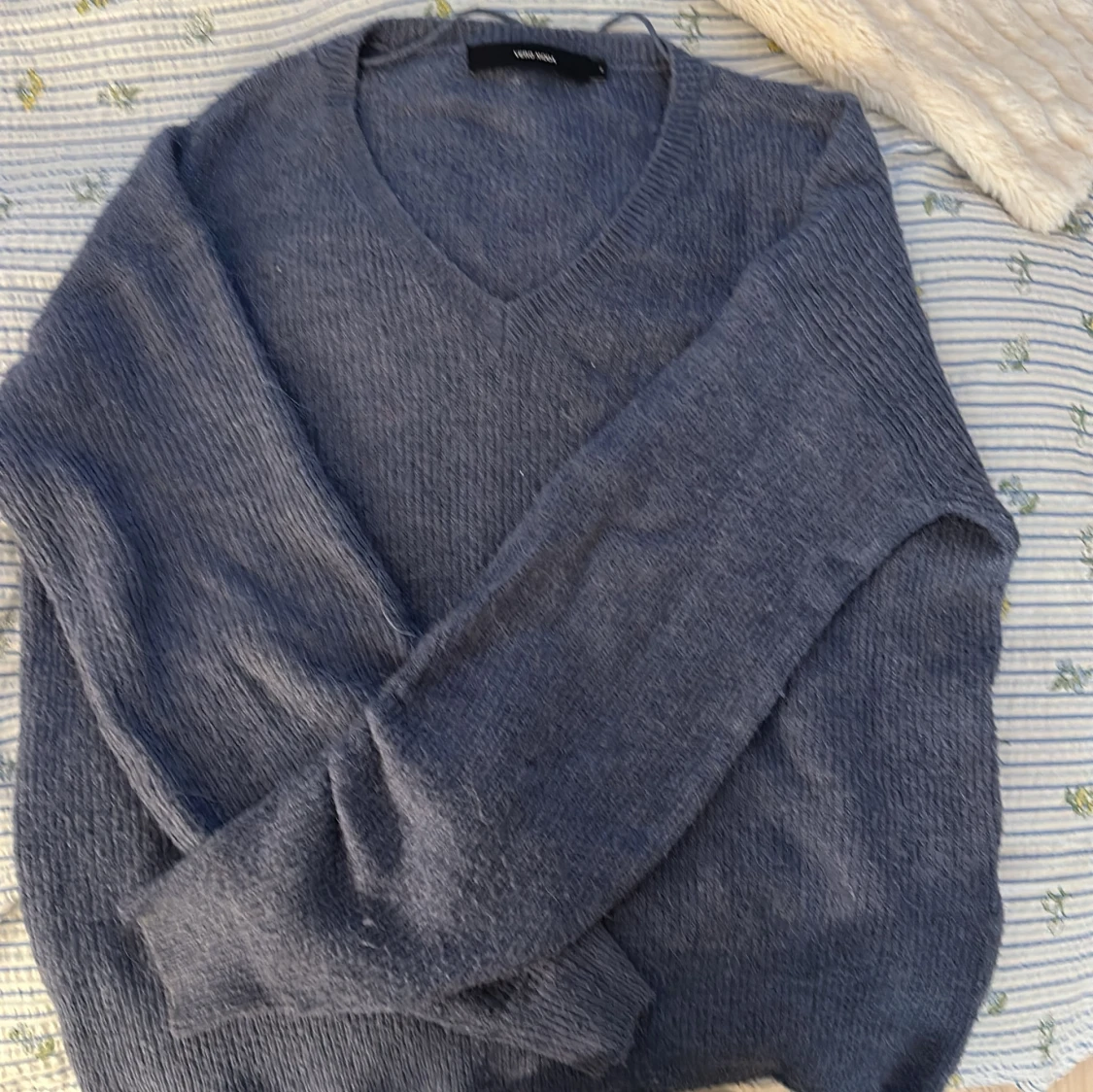 Blå stickad tröja från Vero Moda - 1