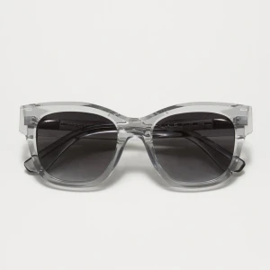 Chimis 07 grey - Är öppen för o byta mot chimis 08. Snygga solglasögon i grå med mörka linser från Chimi och är modell 07. Är i fint skick och hör av er vid frågor eller diskutera pris