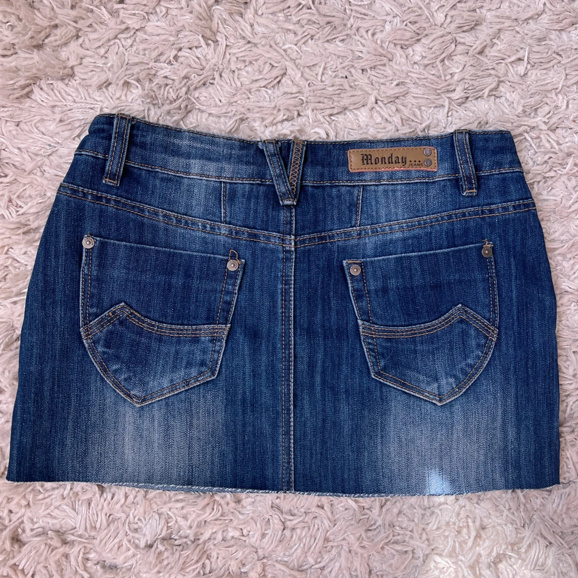 Lågmidjad jeanskjol - 2