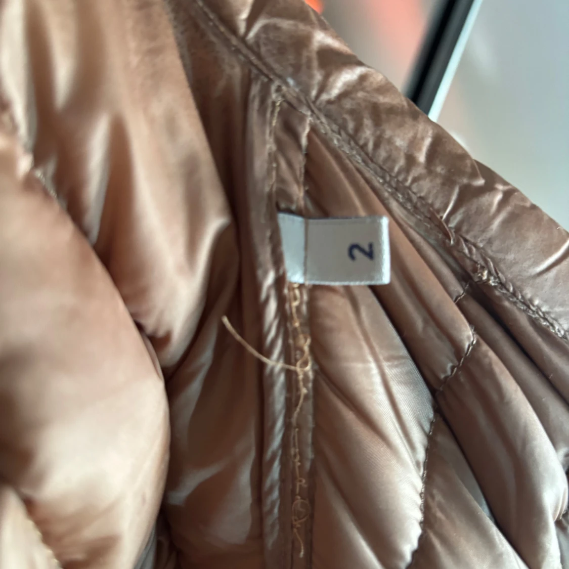 Beige dunjacka från Moncler - 2