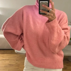 Rosa stickad oversized polotröja -  en mysig rosa stickad polotröja 🤍