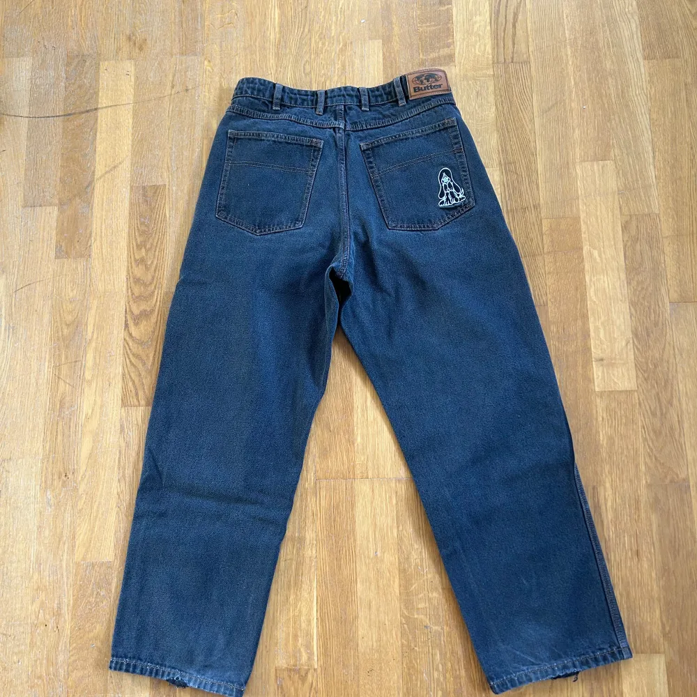 Butter goods jeans i bra skick inte alla mycket använda.. Farkut & Housut.
