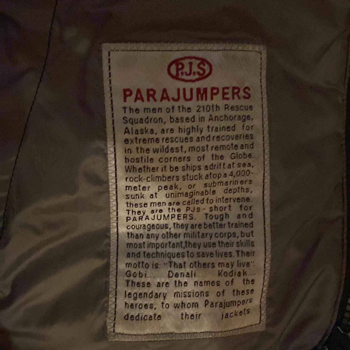 Svart dunväst från Parajumpers - 2