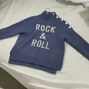 Rock & Roll tröja - Snygg Zadig Voltaire mörkblå tröja. Passar perfekt för ish 160-168cm. Väldigt bra skick. Priset kan diskuteras🩷