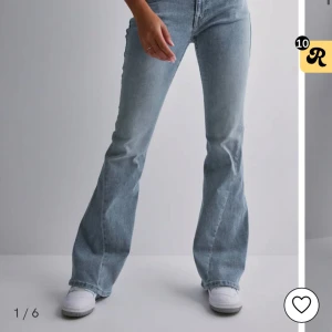 True Religion Joey Low Rise Flare - Undrar  om någon har likadana i storlek W27 och som vill byta mot mina helt nya i storlek W28 🌸