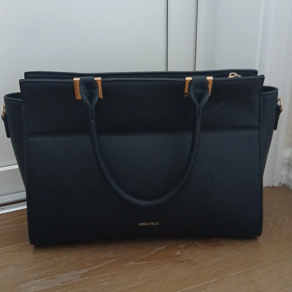 Svart handväska från Anna Field - 1