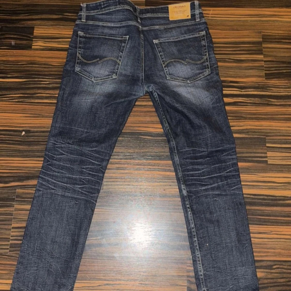 Mörkblå jeans  - 1