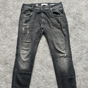 Replay Anbass svarta jeans - Replay Anbass | dm för mått | säljs inte längre | 