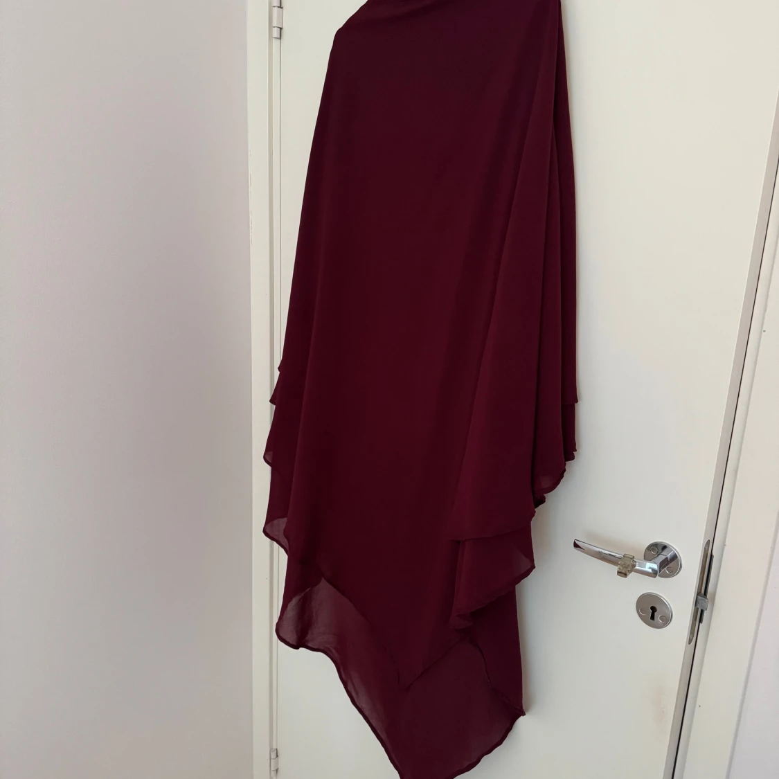 Vinröd khimar från Tasnim Collections - 2