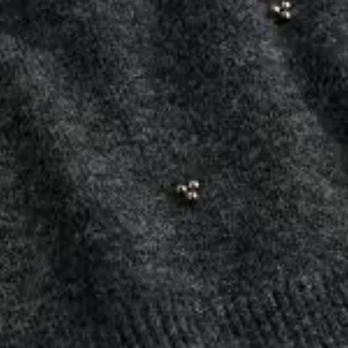 Grå stickad tröja med pärlor från H&M - 1