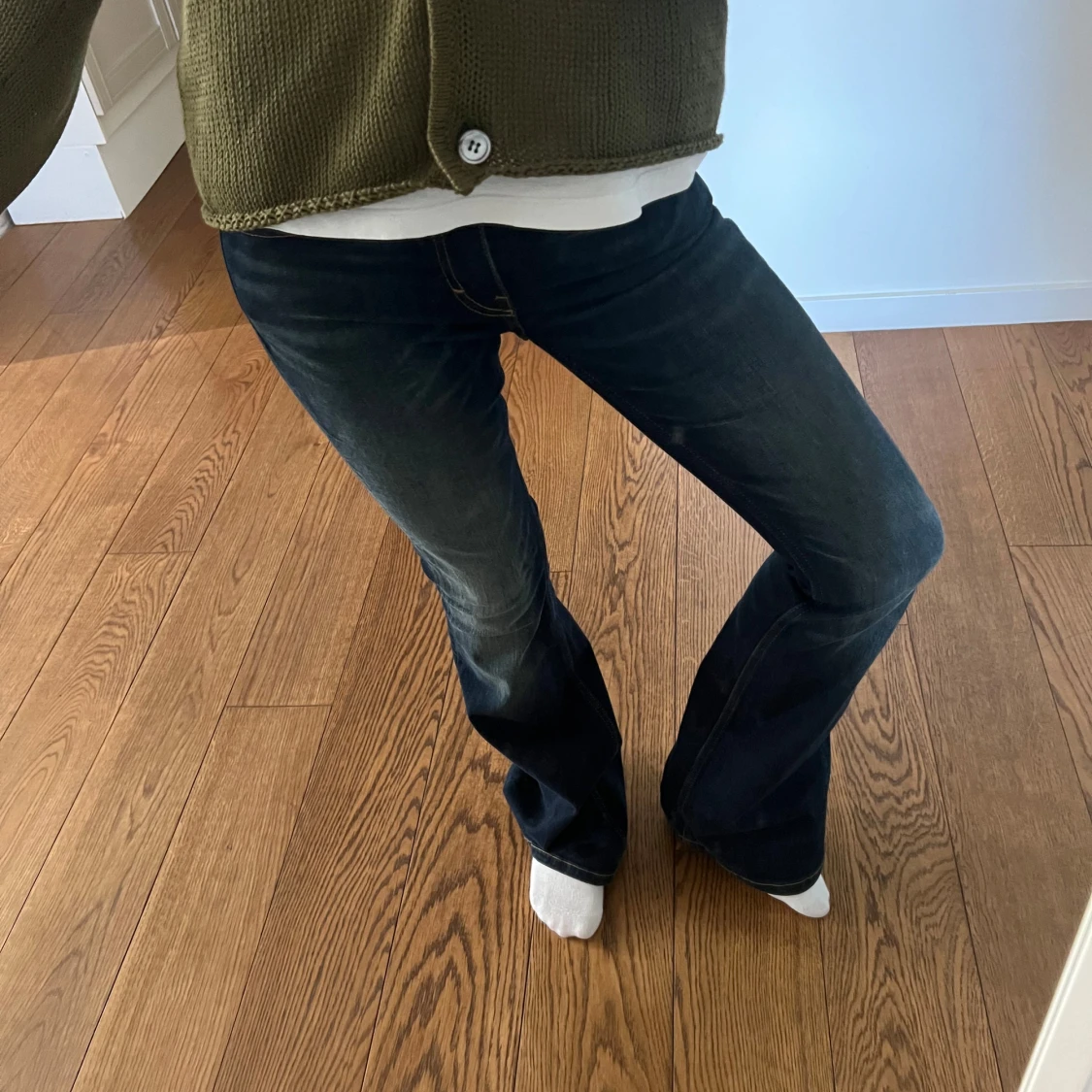 Mörkblå bootcut jeans