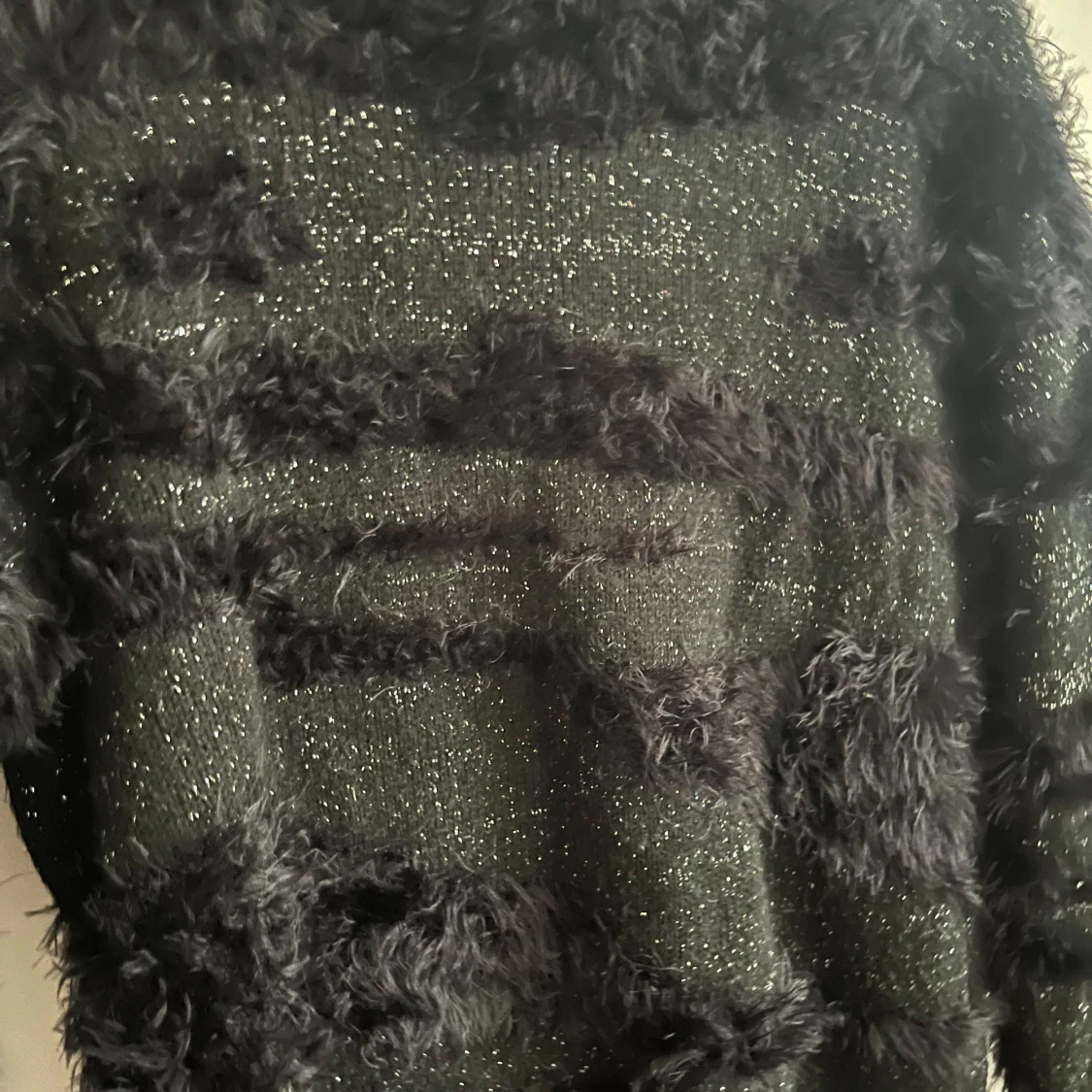 Glittrig svart tröja från Saint Tropez - 2