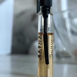 Sassy Classy Eau de Parfum provflaska - Sassy Classy från Essnce ska vara lik YSL Libre.