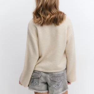 Beige stickad tröja  - Superfin stickad tröja. Säljer endast för att den inte kommer till användning längre. Har använts men inga defekter! 🩷