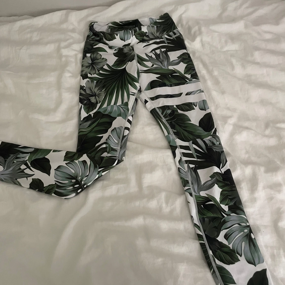 Tropiska leggings med bladmönster