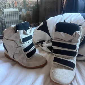 Isabel marant kilklackar  - Pris går alltid att diskuteras givetvis. Limited edition från 2012