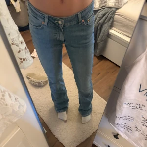 Ljusblå jeans - Jätte snygga blåa jeans från junkyard. Använd fåtal gånger 