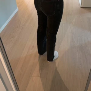 Svarta raka jeans - Köpa från Asos men har växt ur dom 