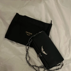  Zadig & Voltaire väska  - Använd 2 gånger . Dustbag följer med 